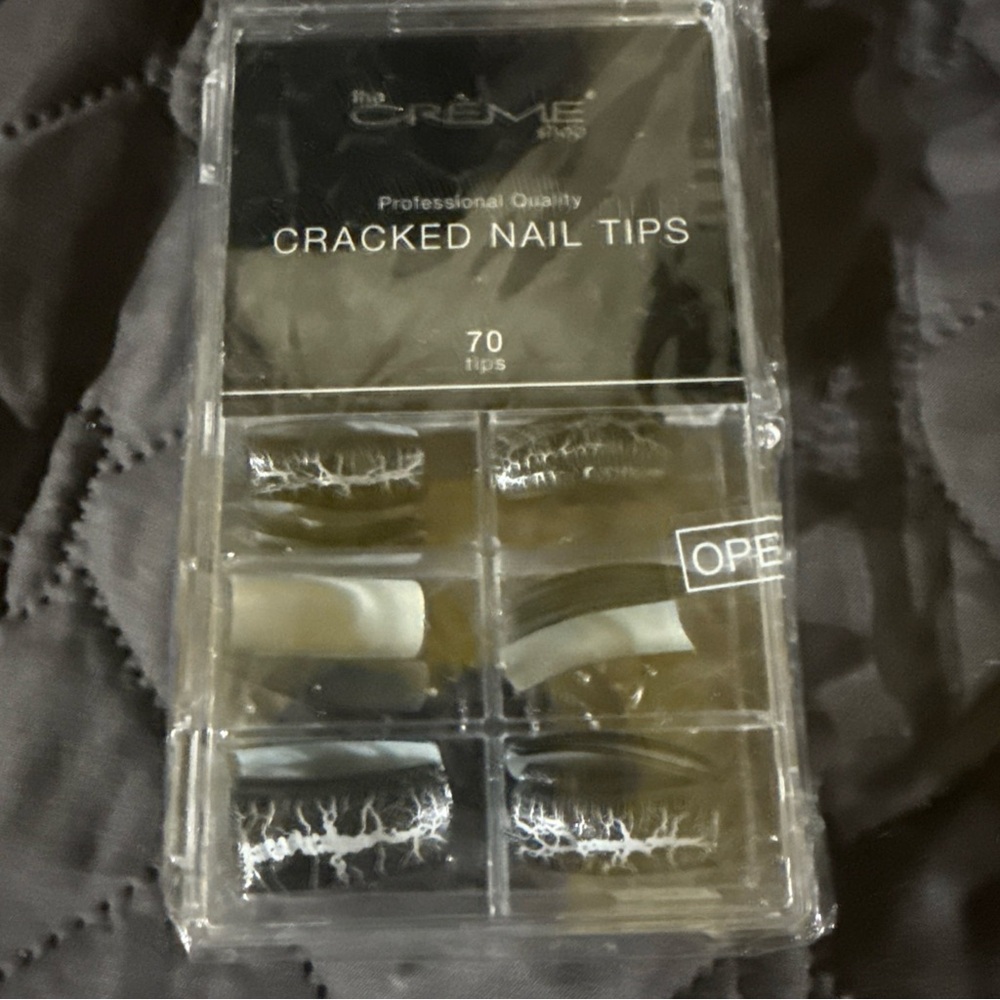 The Creme Shop Cracked Nail Tips - Black and White
